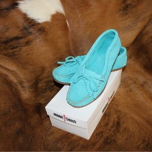 Minnetonka Women's Aqua Moccasins